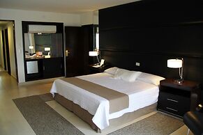 Yacht & Golf Club Paraguayo, a Tribute Portfolio Resort