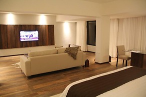 Yacht & Golf Club Paraguayo, a Tribute Portfolio Resort