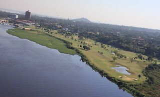 Yacht & Golf Club Paraguayo, a Tribute Portfolio Resort