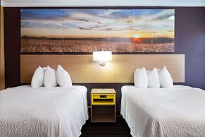 Days Inn by Wyndham Anderson IN