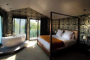 Les Tresoms Lake and Spa Resort