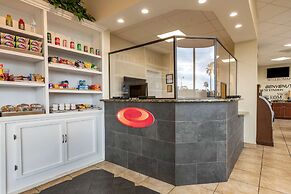 Econo Lodge Inn & Suites Maingate Central