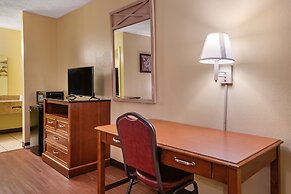 Econo Lodge Inn & Suites Maingate Central