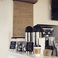 Hotel McCoy - Art, Coffee, Beer, Wine