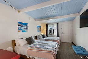 Hotel McCoy - Art, Coffee, Beer, Wine