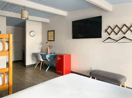 Hotel McCoy - Art, Coffee, Beer, Wine