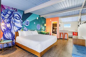 Hotel McCoy - Art, Coffee, Beer, Wine