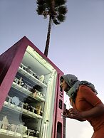 Hotel McCoy - Art, Coffee, Beer, Wine