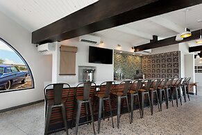 Hotel McCoy - Art, Coffee, Beer, Wine