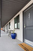 Hotel McCoy - Art, Coffee, Beer, Wine