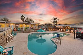 Hotel McCoy Tucson - Art, Coffee, Beer, Wine