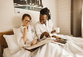 Hotel McCoy - Art, Coffee, Beer, Wine