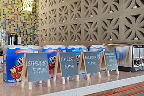 Hotel McCoy - Art, Coffee, Beer, Wine