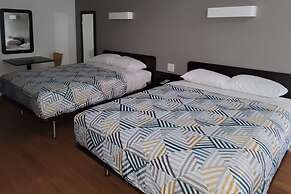 Rodeway Inn & Suites Thousand Palms - Rancho Mirage