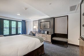 The Pines Lodge, A RockResort