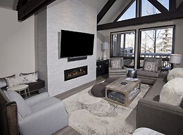 The Pines Lodge, A RockResort