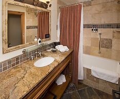 The Pines Lodge, A RockResort