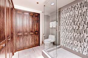 The Pines Lodge, A RockResort