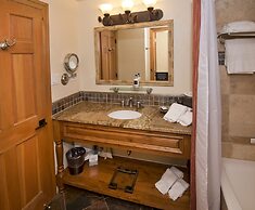 The Pines Lodge, A RockResort