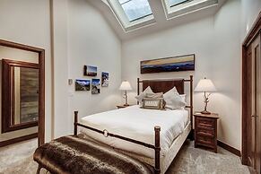 The Pines Lodge, A RockResort