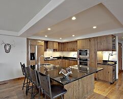 The Pines Lodge, A RockResort