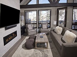 The Pines Lodge, A RockResort