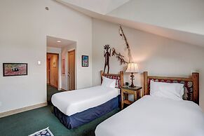 The Pines Lodge, A RockResort