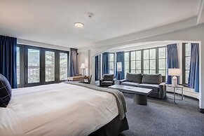 The Pines Lodge, A RockResort