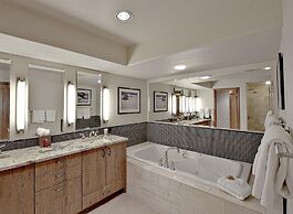 The Pines Lodge, A RockResort