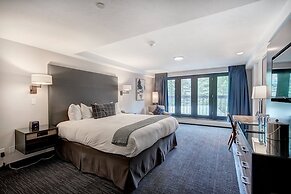 The Pines Lodge, A RockResort