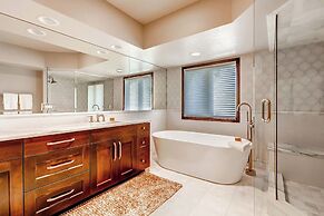 The Pines Lodge, A RockResort