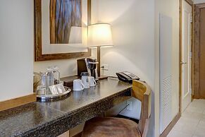 The Pines Lodge, A RockResort