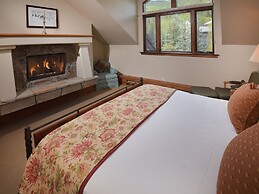 The Pines Lodge, A RockResort