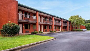 Studios and Suites 4 Less Emporia