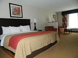 Quality Inn & Suites Farmington