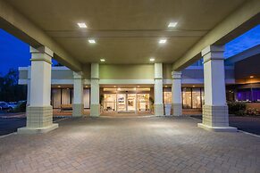 Holiday Inn & Suites Parsippany Fairfield by IHG