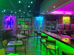 Holiday Inn & Suites Parsippany Fairfield by IHG