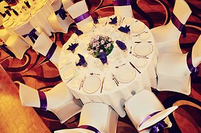 Holiday Inn & Suites Parsippany Fairfield by IHG