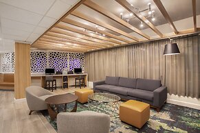 Holiday Inn & Suites Parsippany Fairfield by IHG