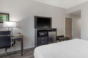 Econo Lodge at the University