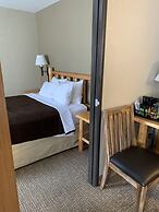 Antler Lodge - Gardiner MT