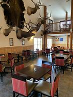 Antler Lodge - Gardiner MT