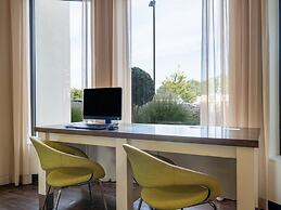 Holiday Inn Greensboro Coliseum by IHG