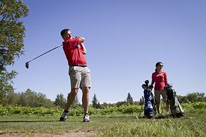 Ramada by Wyndham Pinewood Park Resort North Bay