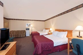 Ramada by Wyndham Pinewood Park Resort North Bay