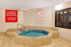 Ramada by Wyndham Pinewood Park Resort North Bay