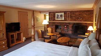 Ramada by Wyndham Pinewood Park Resort North Bay