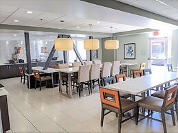 Best Western Plus Commerce Hotel