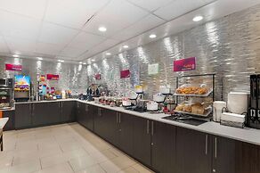 Best Western Plus Commerce Hotel