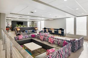 Best Western Plus Commerce Hotel